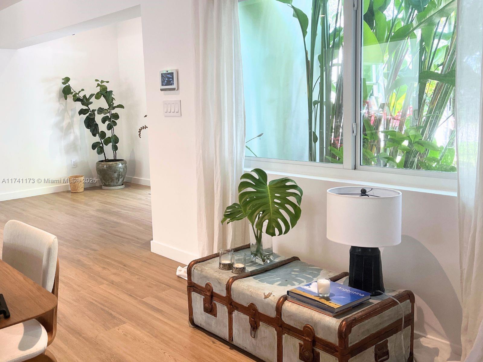 TROPICAL ISLE HOMES SUB 1 - Residential