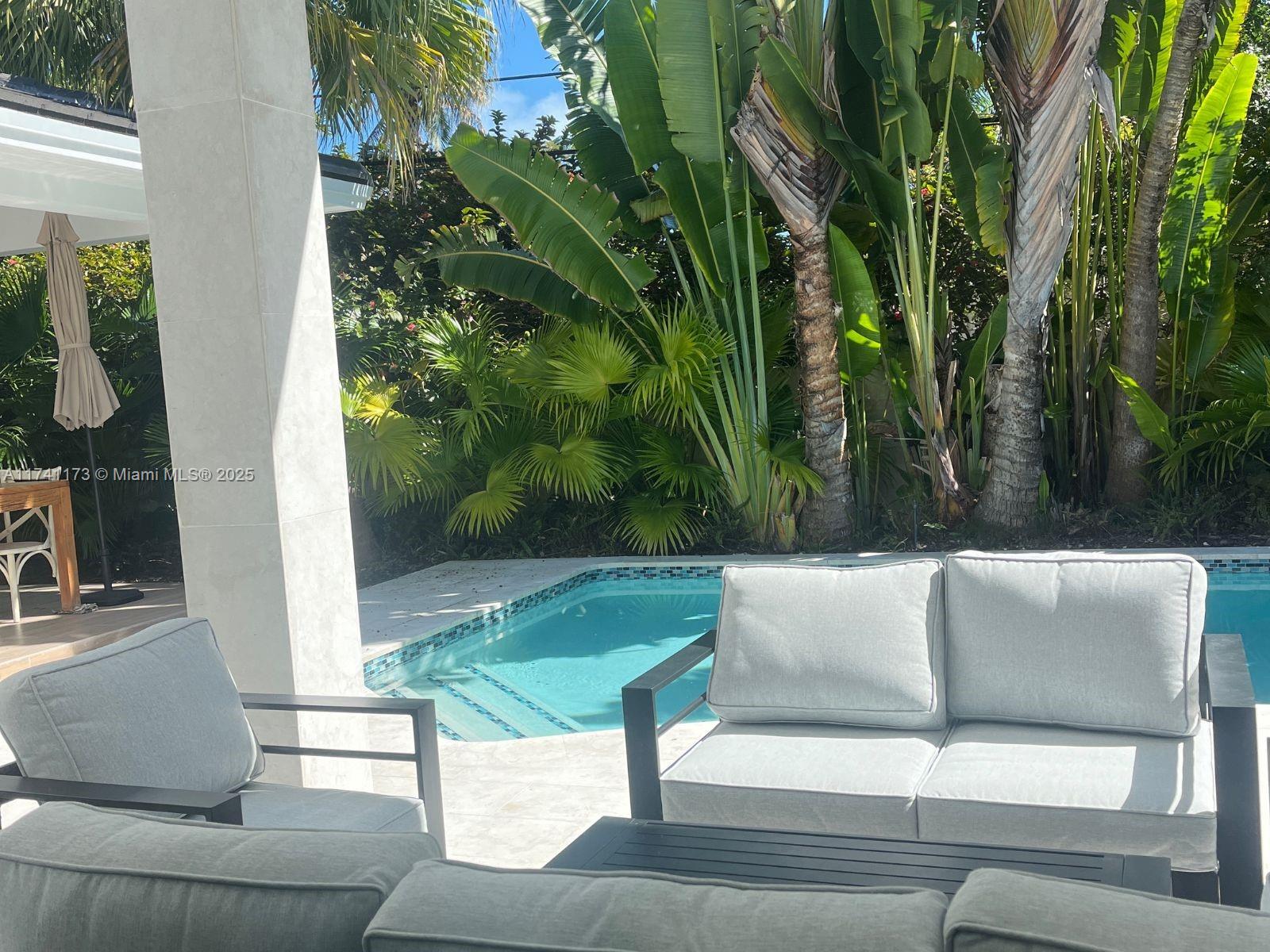 TROPICAL ISLE HOMES SUB 1 - Residential