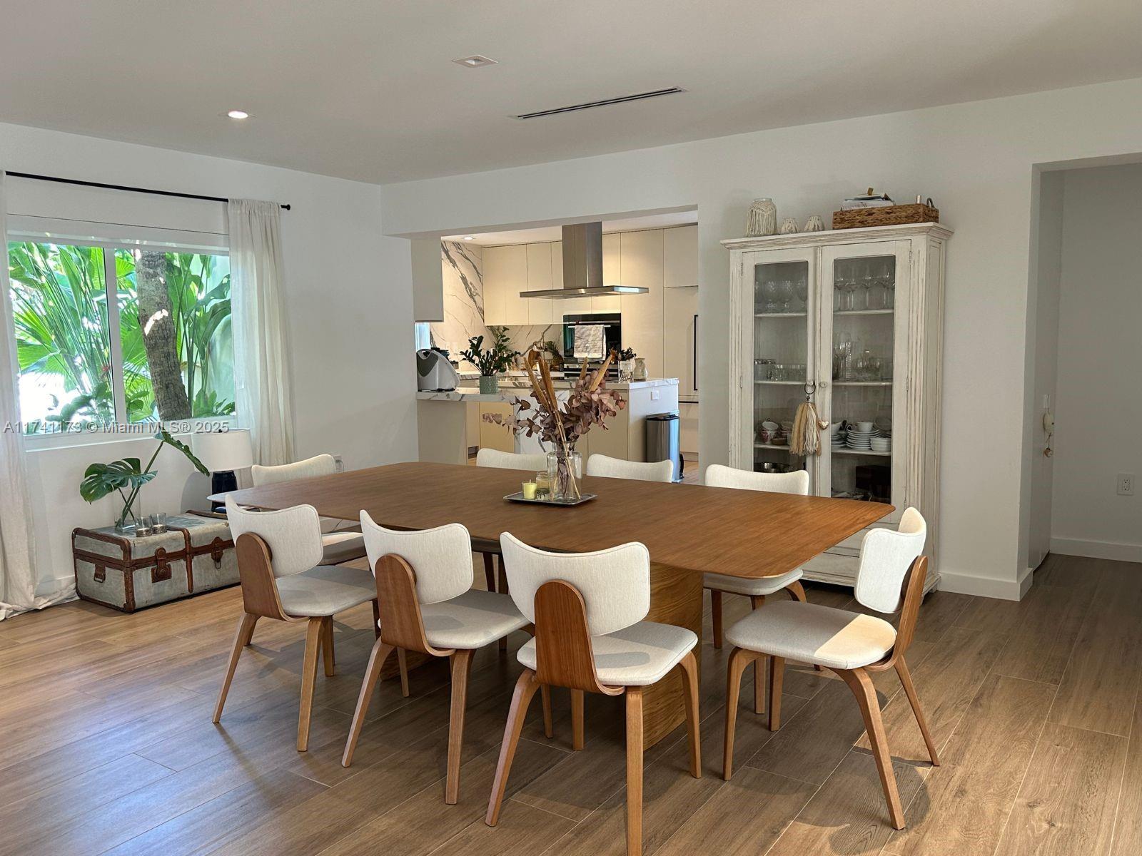 TROPICAL ISLE HOMES SUB 1 - Residential