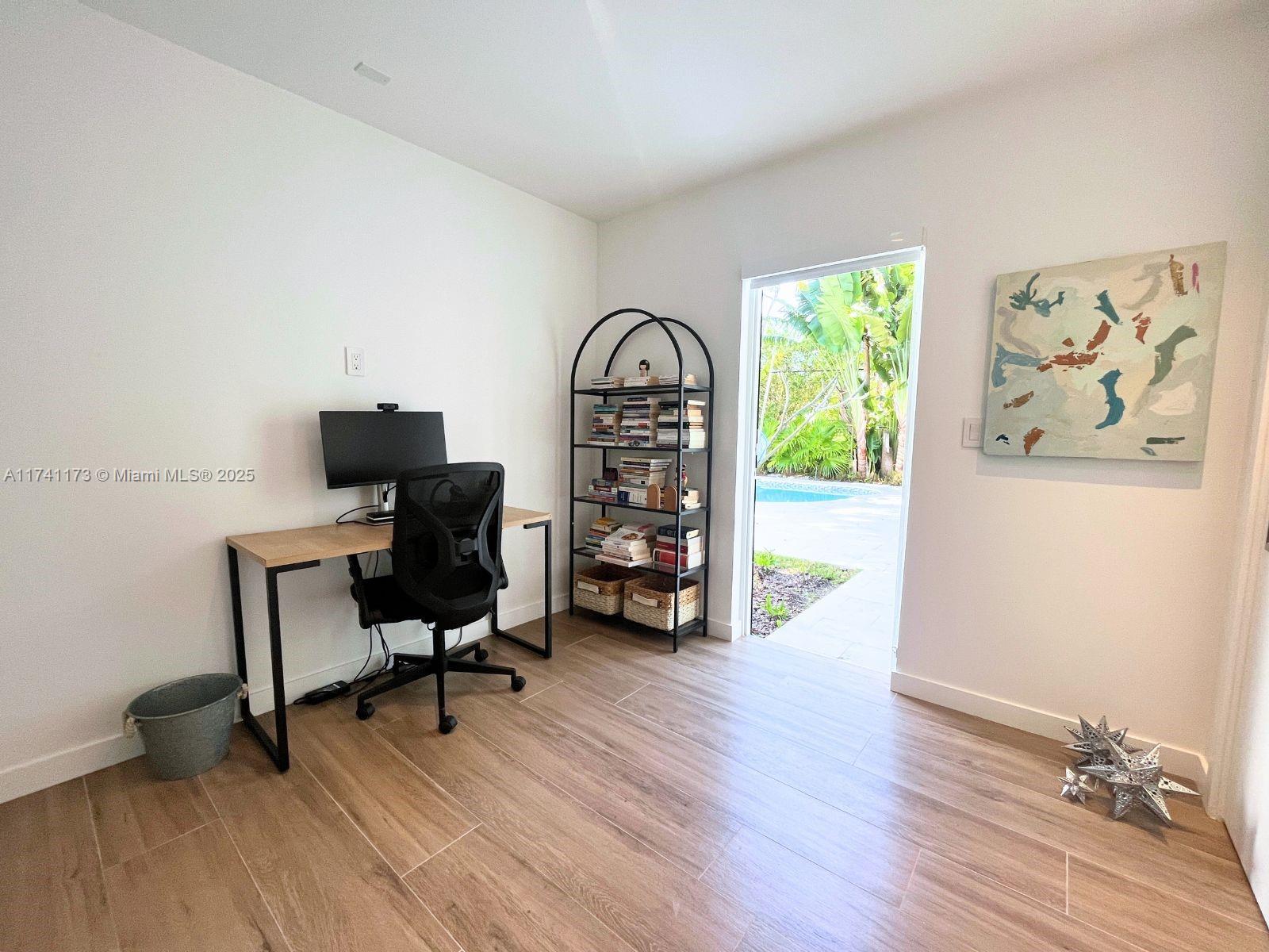 TROPICAL ISLE HOMES SUB 1 - Residential