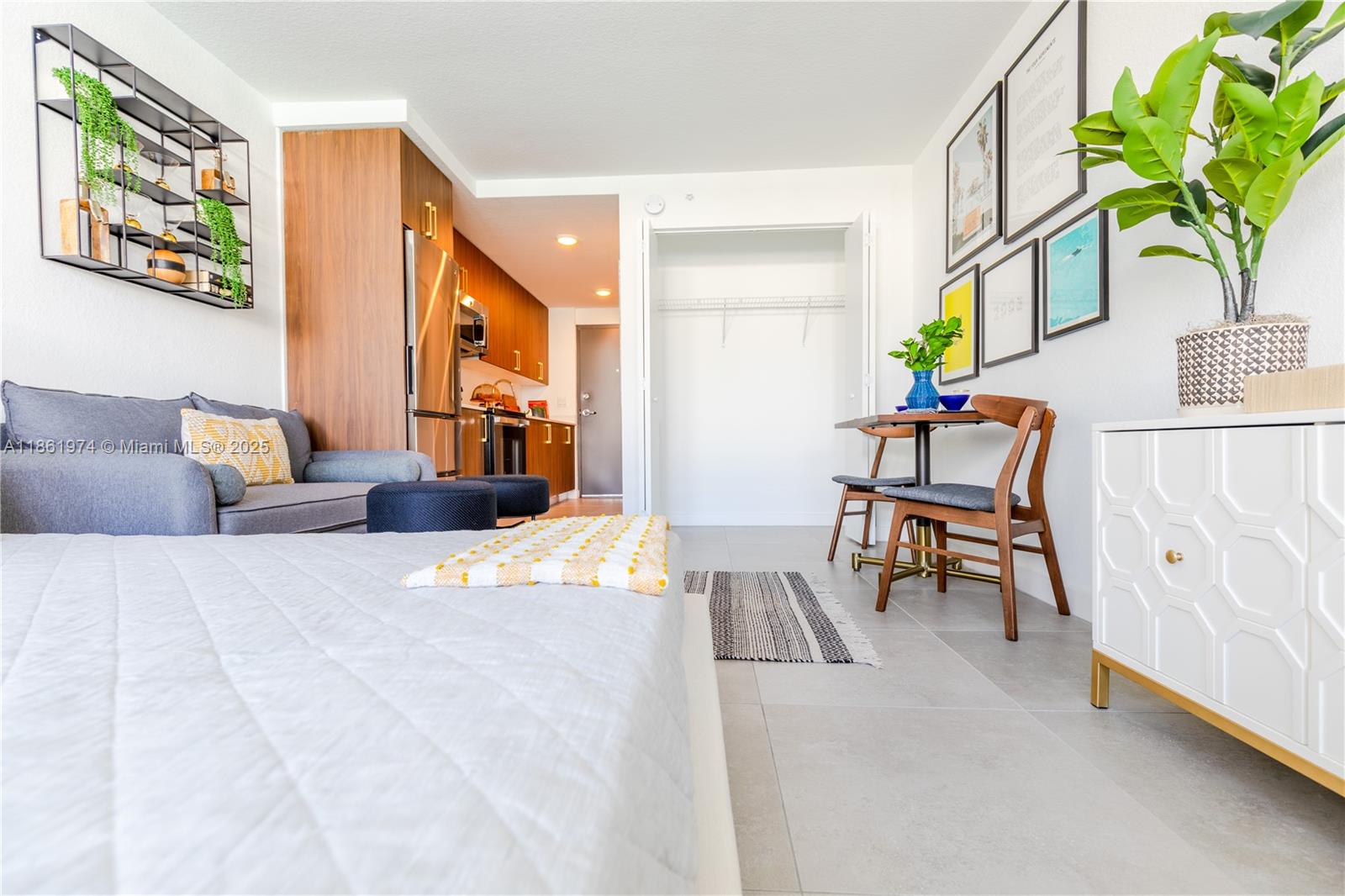 Our studio residences are designed to provide a comfortable living space for people who prioritize efficiency and simplicity.
Apartment features include modern kitchens with a full appliance package, ceramic tile throughout, ample closet space and private balconies.
The common areas are where the community comes to life with a resident lounge, resort-style pool with cabanas, fitness center, co-working lounge and more!
Onsite leasing office is open Monday-Friday 10-7.