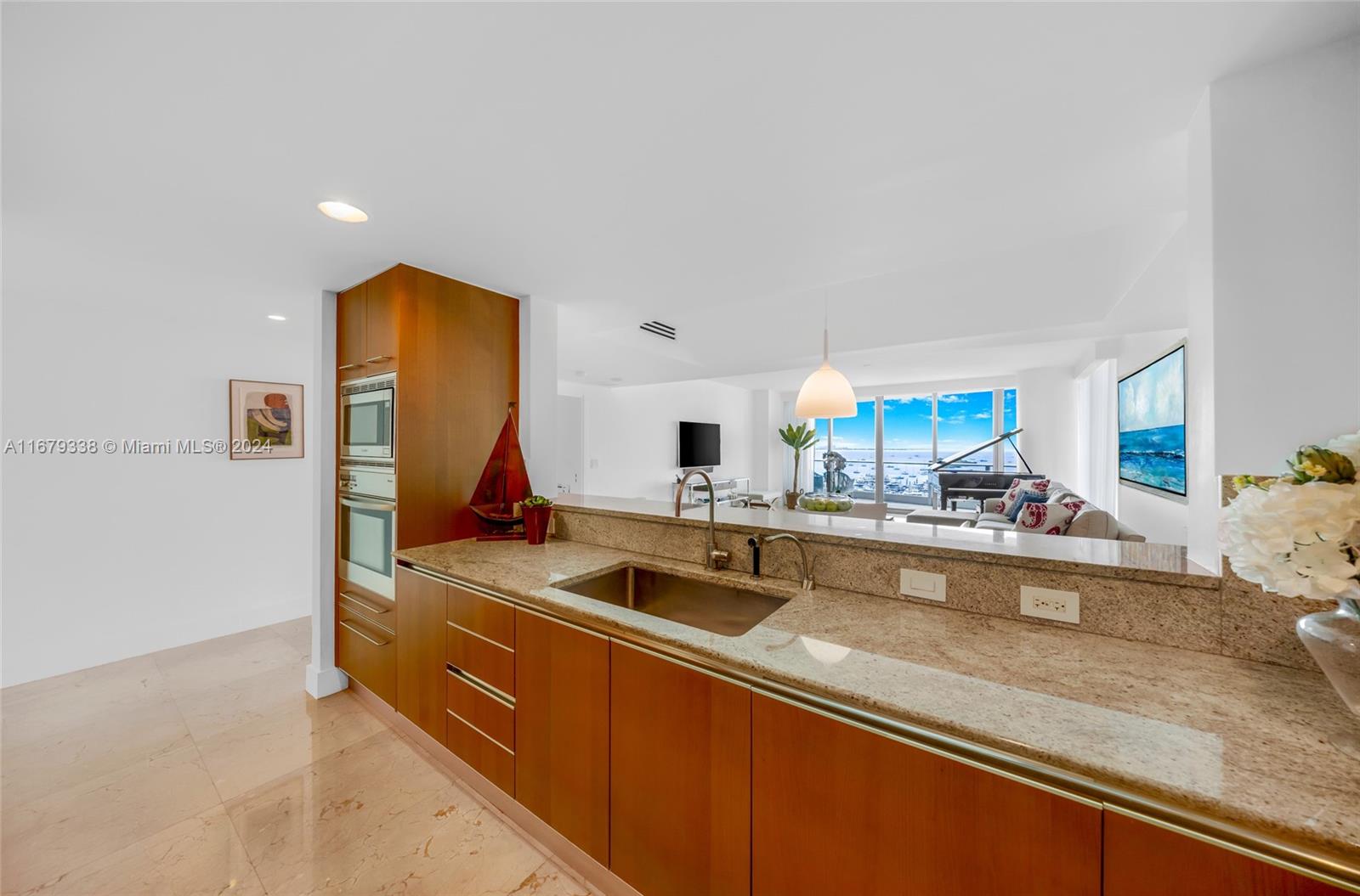 GROVENOR HOUSE CONDO - Residential