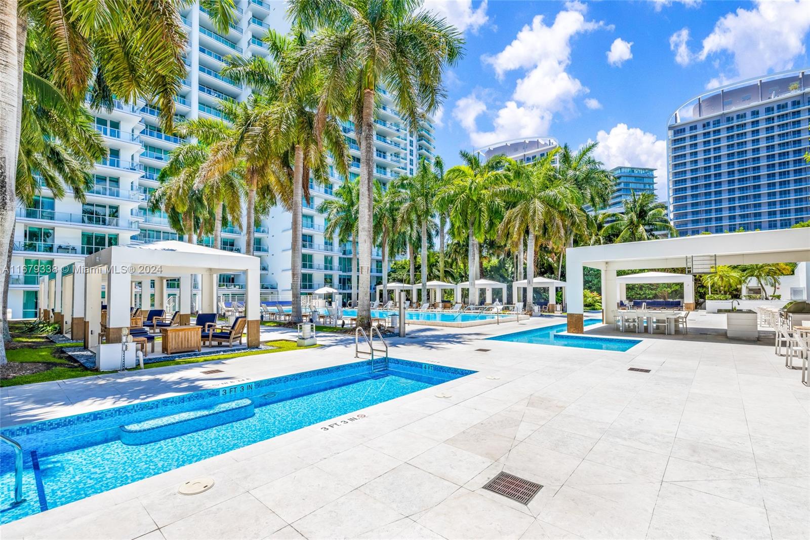 GROVENOR HOUSE CONDO - Residential