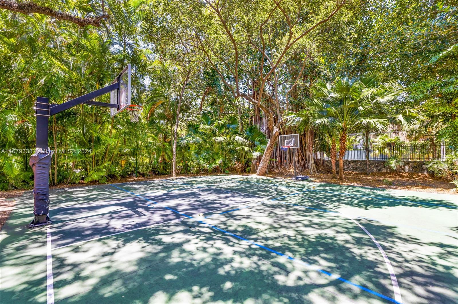 GROVENOR HOUSE CONDO - Residential
