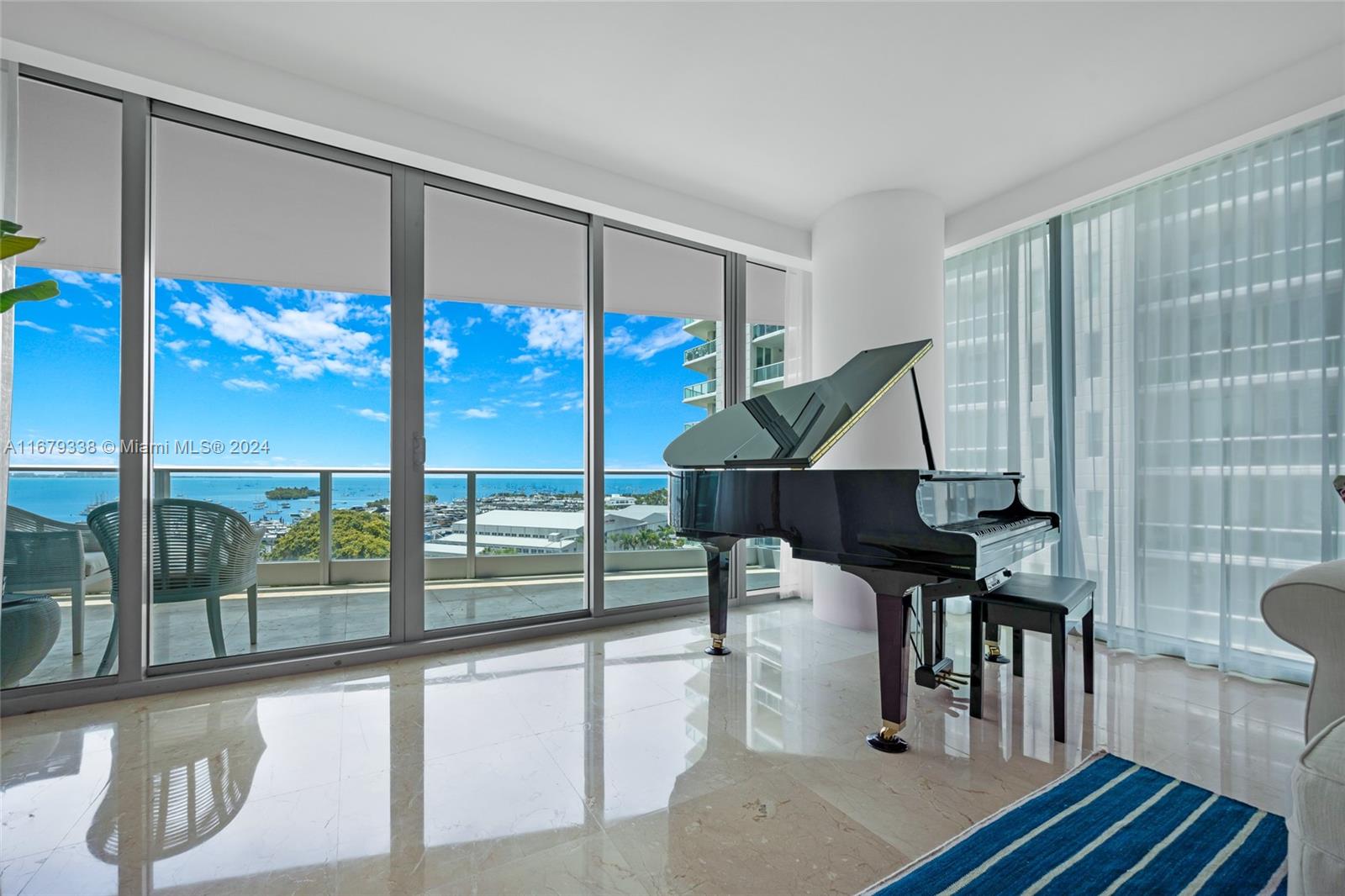 GROVENOR HOUSE CONDO - Residential