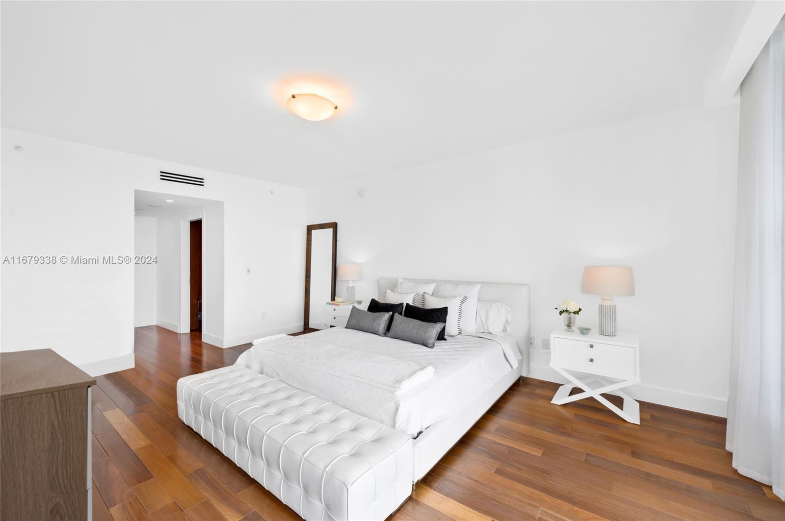 GROVENOR HOUSE CONDO - Residential