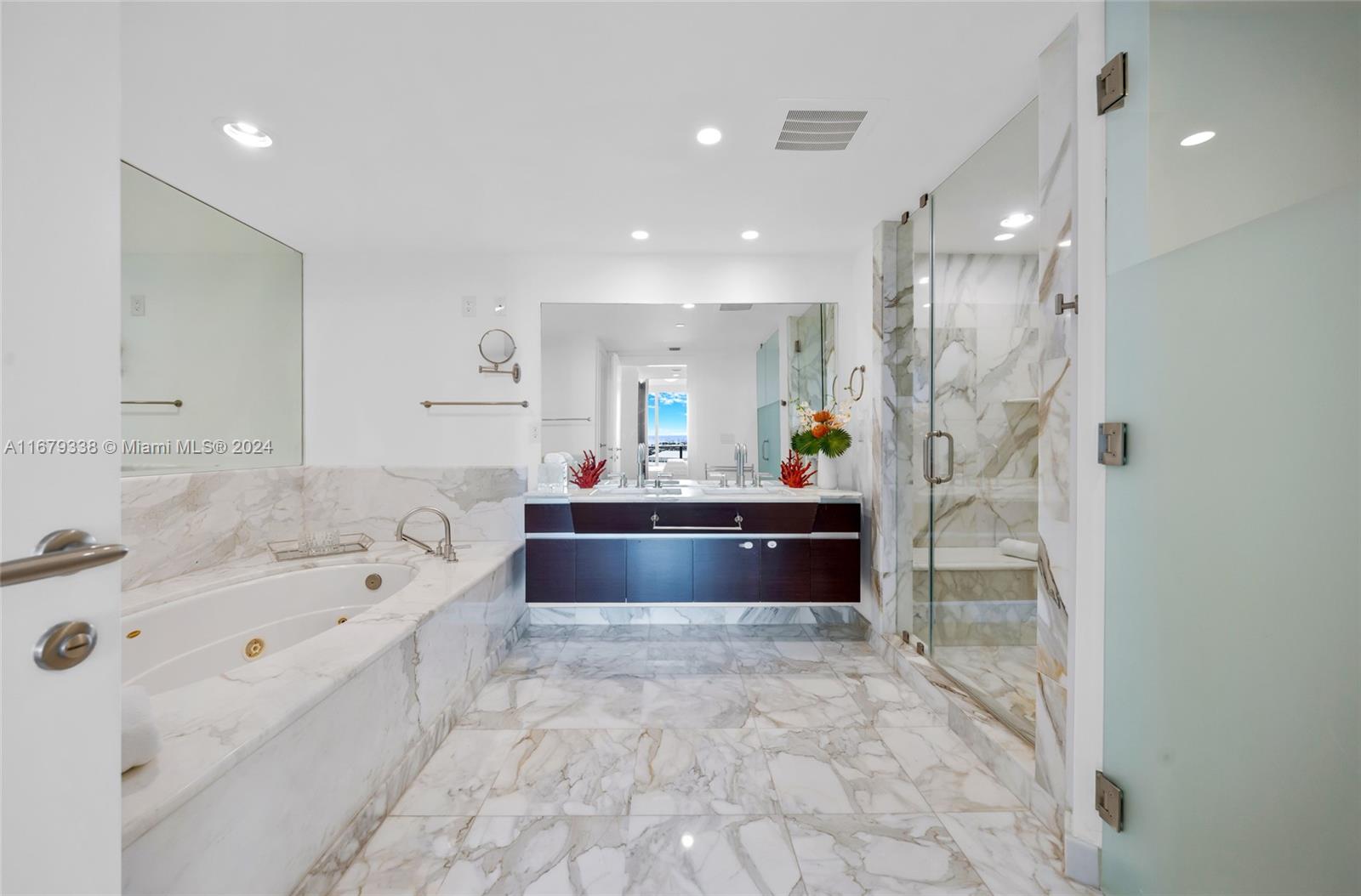 GROVENOR HOUSE CONDO - Residential