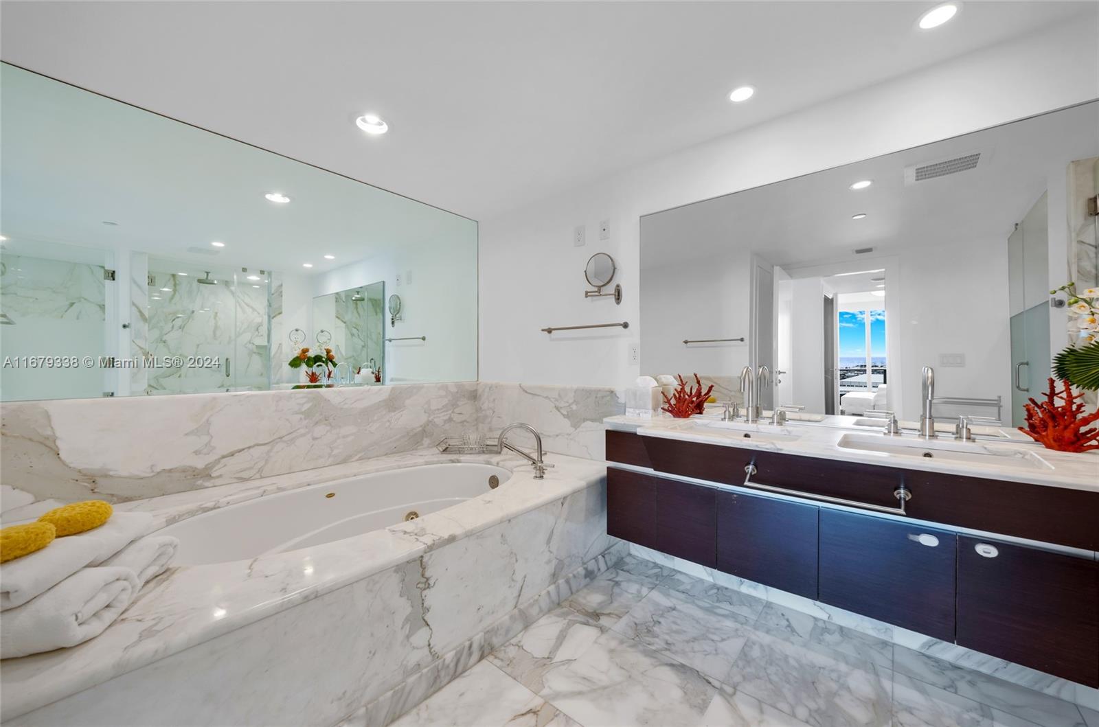 GROVENOR HOUSE CONDO - Residential