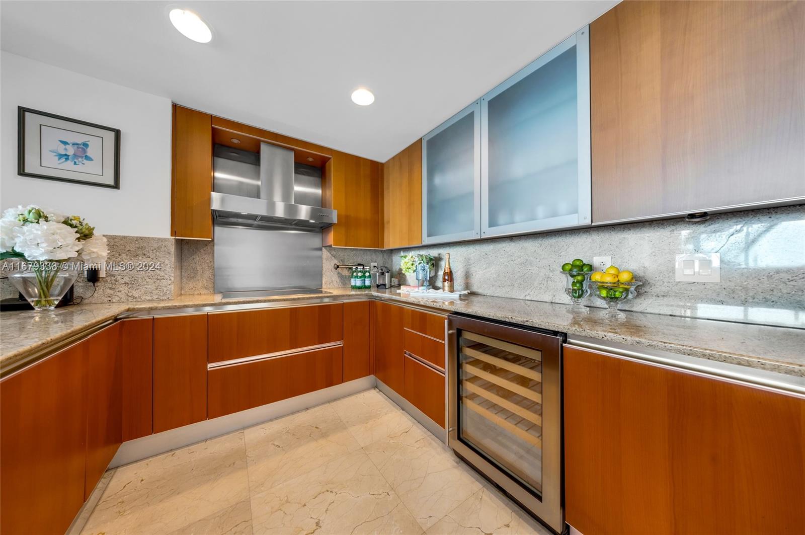 GROVENOR HOUSE CONDO - Residential