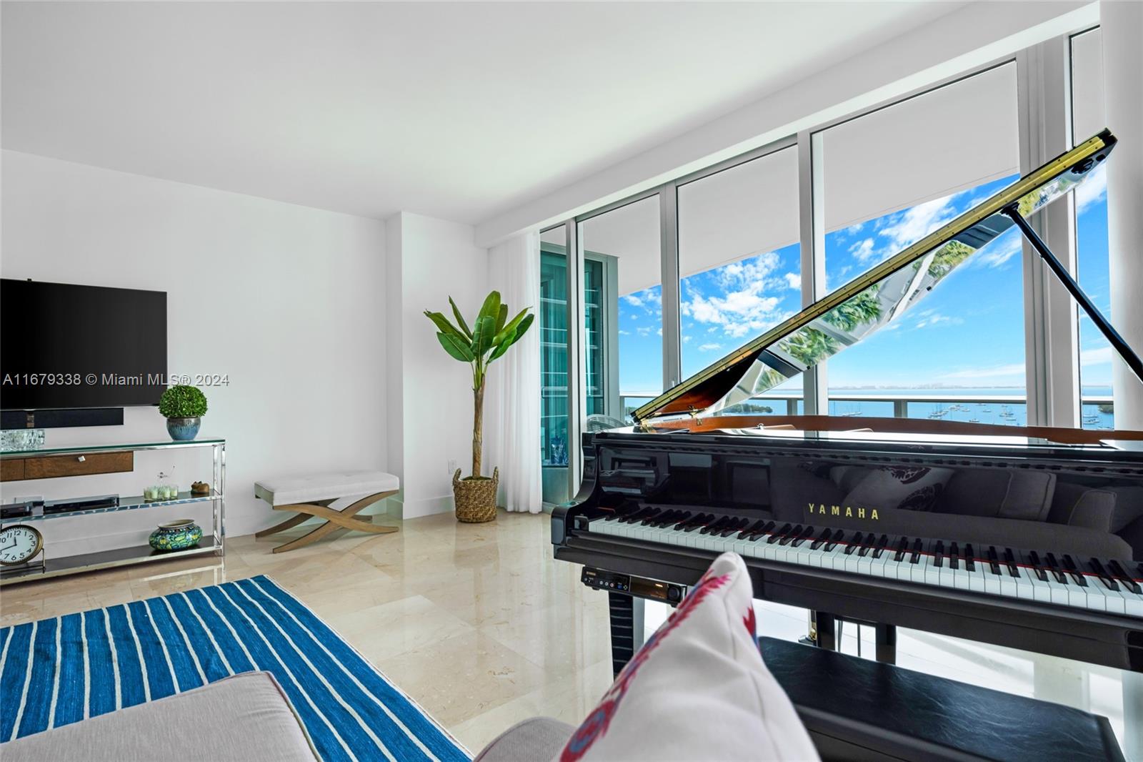 GROVENOR HOUSE CONDO - Residential