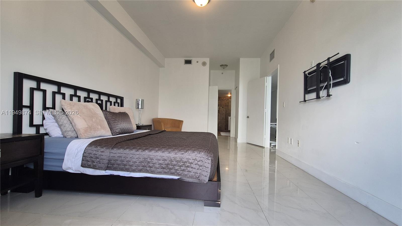 THE LEXI CONDO - Residential