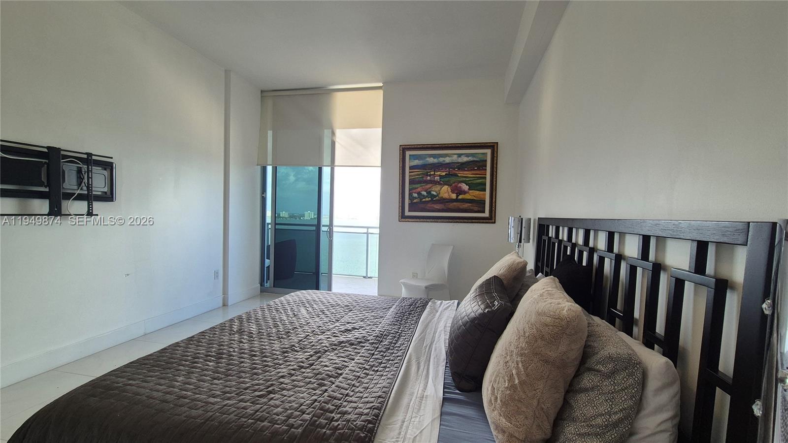 THE LEXI CONDO - Residential