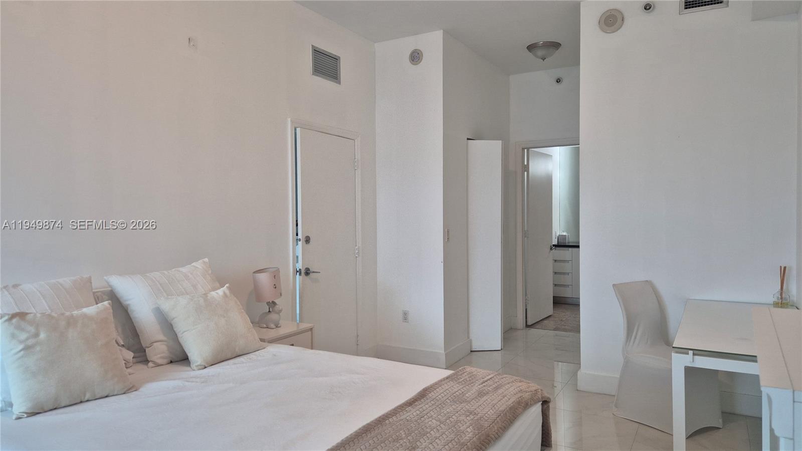 THE LEXI CONDO - Residential