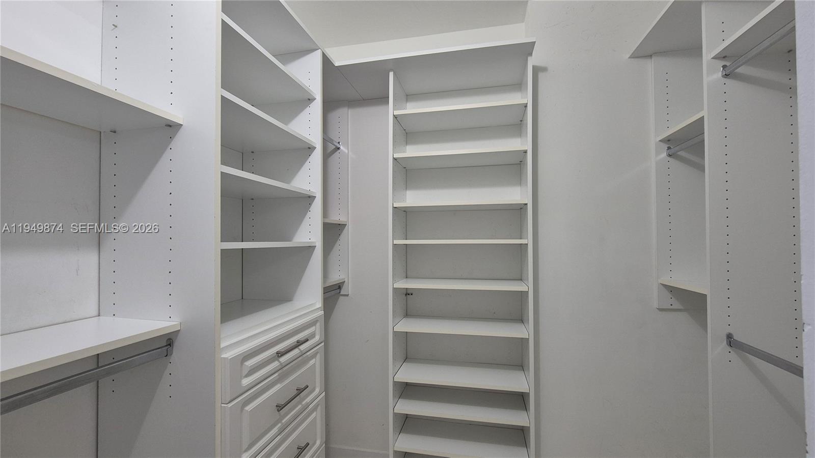 THE LEXI CONDO - Residential