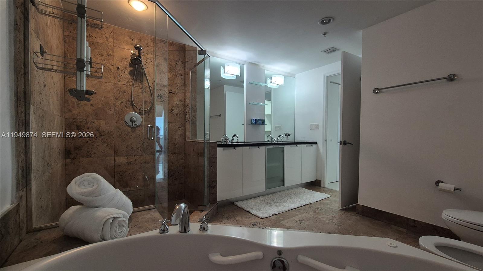 THE LEXI CONDO - Residential