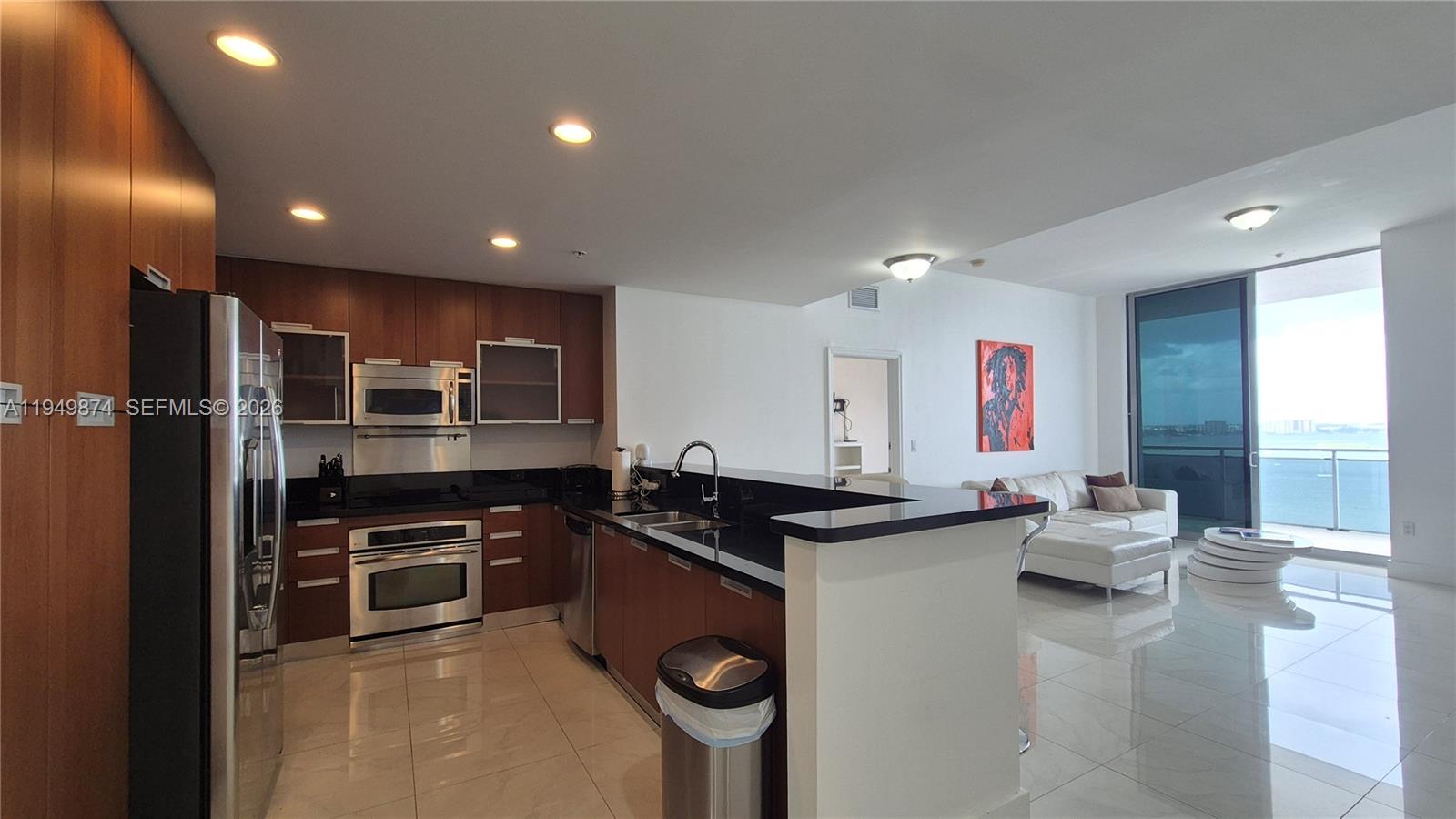 THE LEXI CONDO - Residential