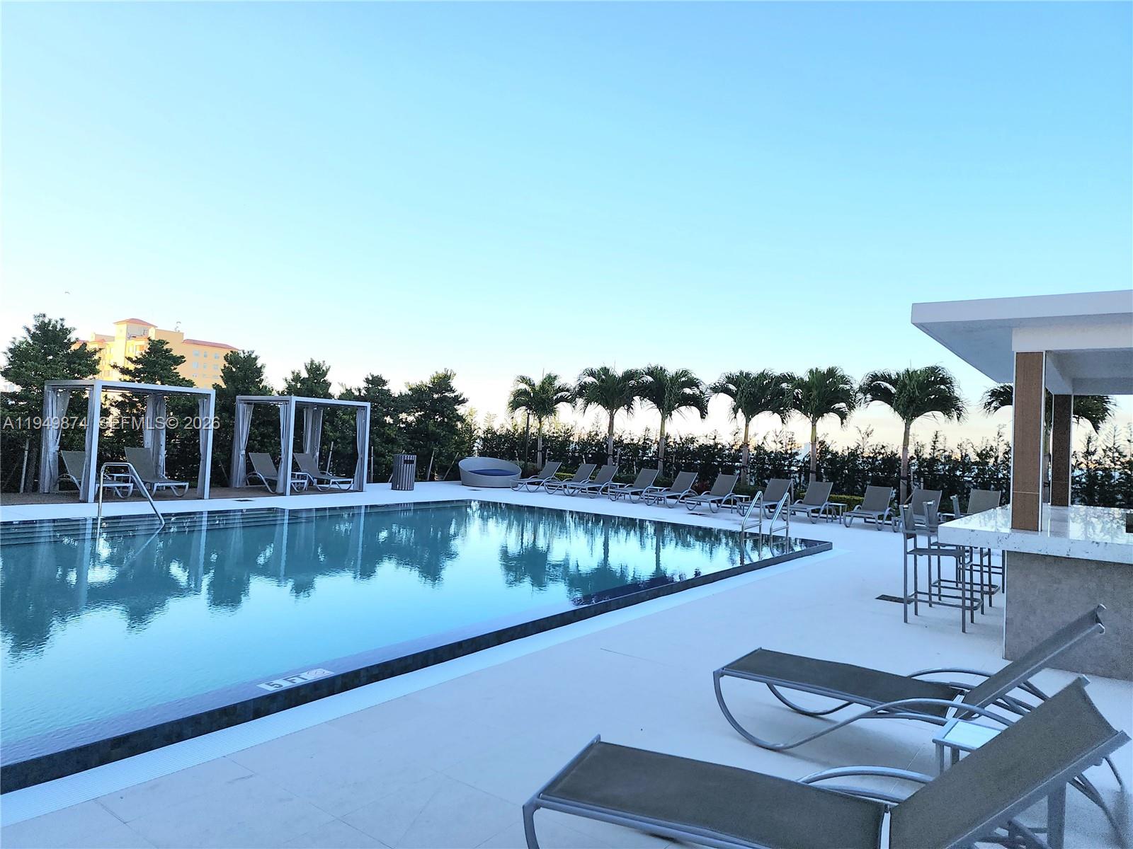 THE LEXI CONDO - Residential