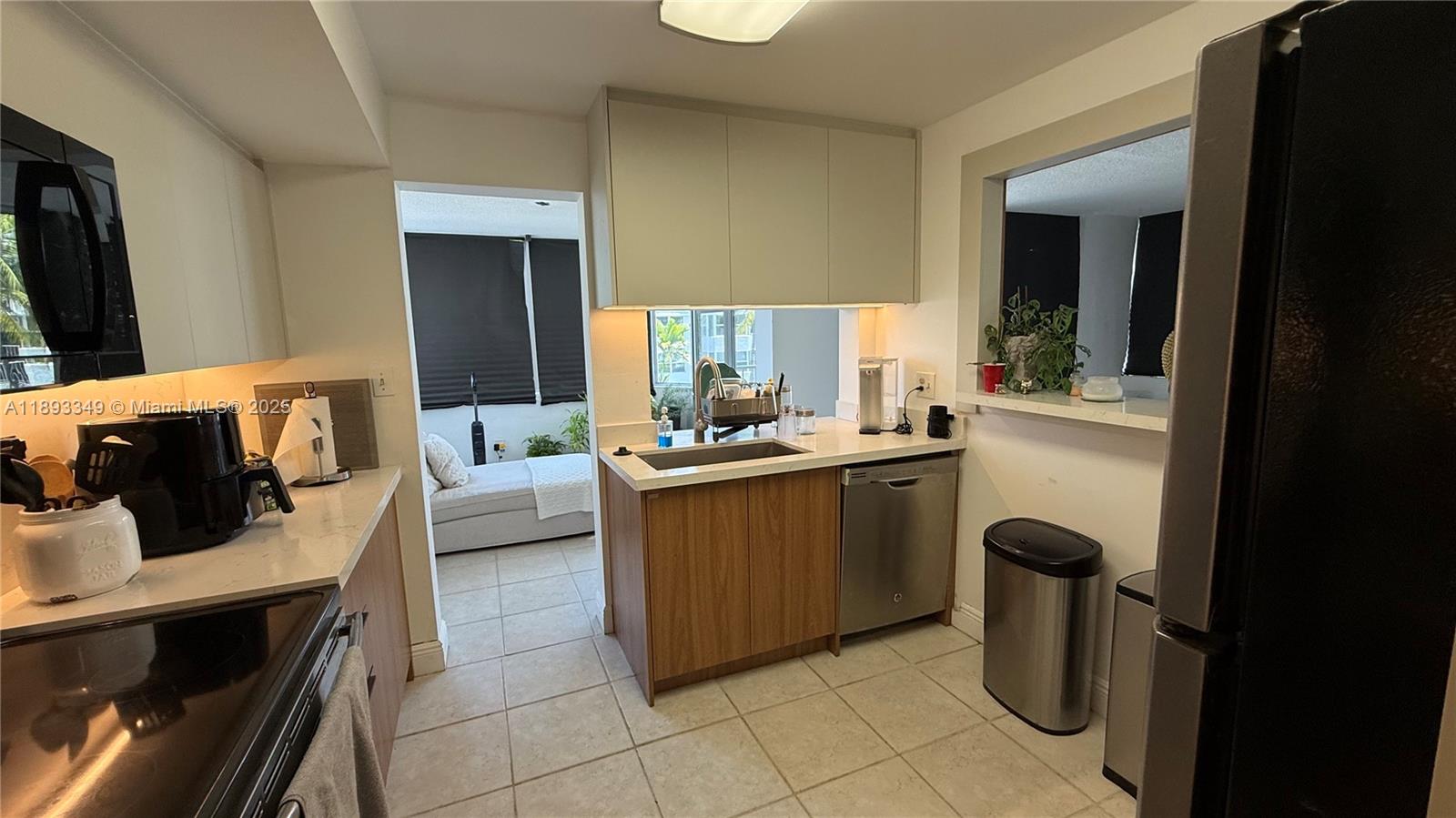 REEF WEST CONDO - Residential