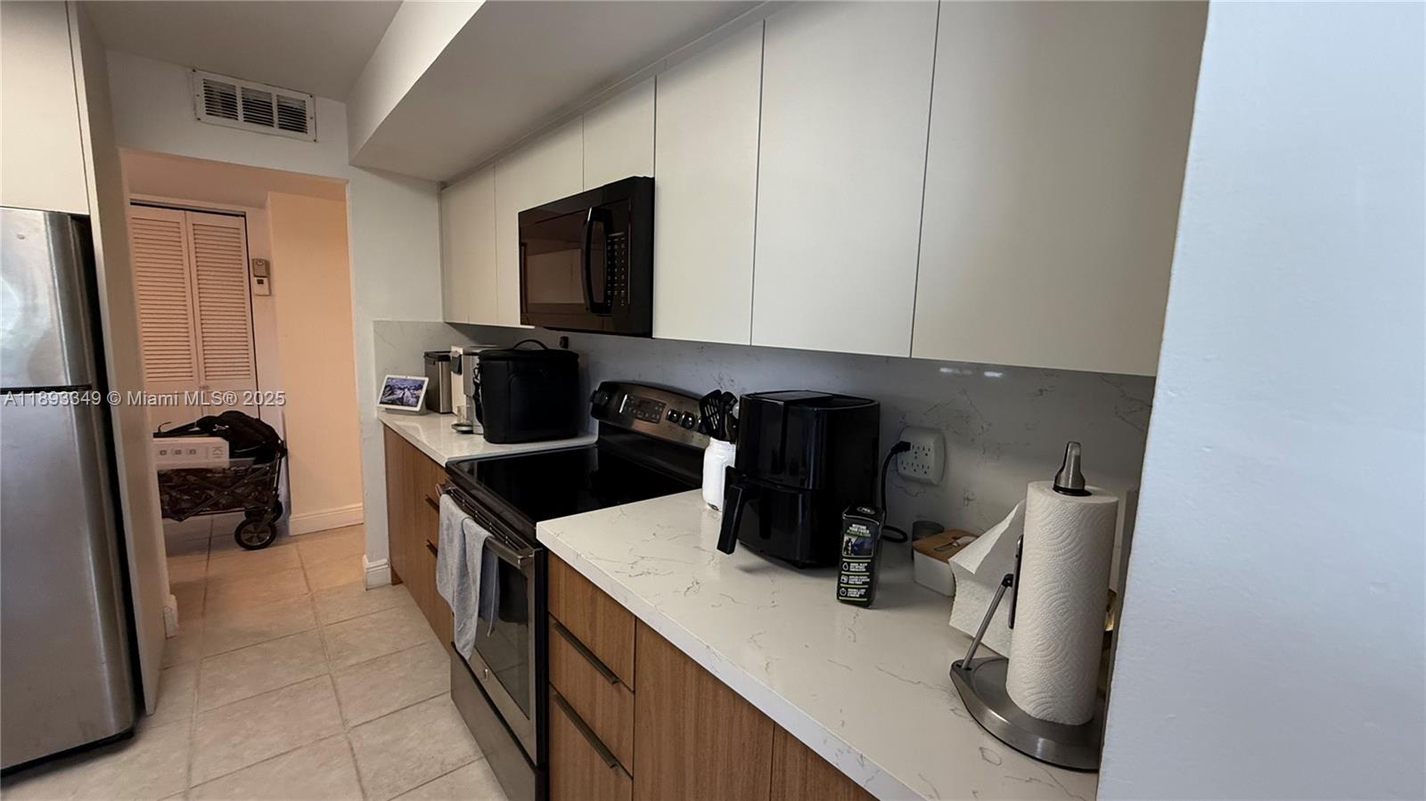REEF WEST CONDO - Residential