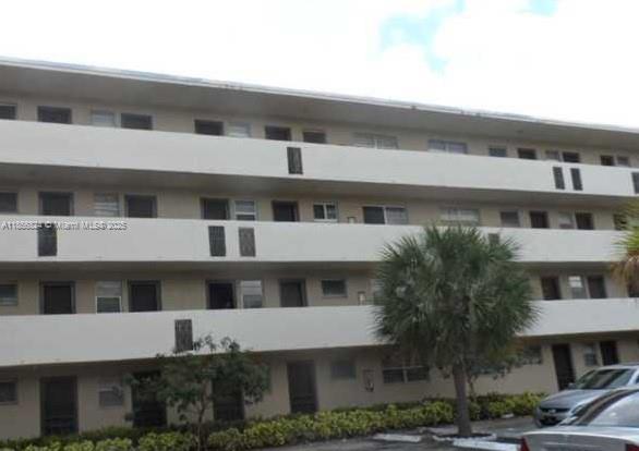 Excellent Location, Very Nice and Super spacious, 1BR/1BA. Screened balconies with courtyard view. No washer or dryer in the unit, but available outside the unit in the same floor. Gated Community, excellent schools, close to the beaches and Aventura Mall.