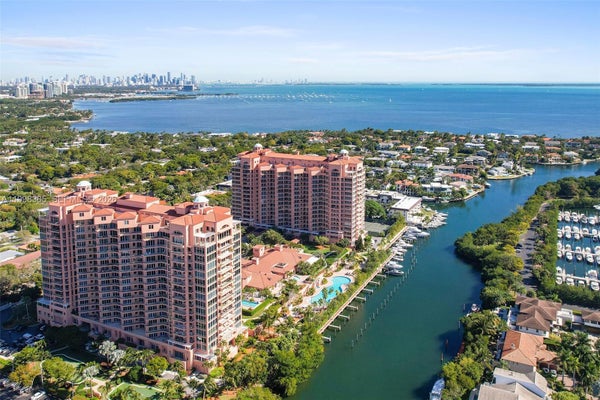 10 EDGEWATER DR APT 7G, CORAL GABLES, FL 33133 - Image 2e4ddcdd87f8a2f32443b62af19675eb/4074531944