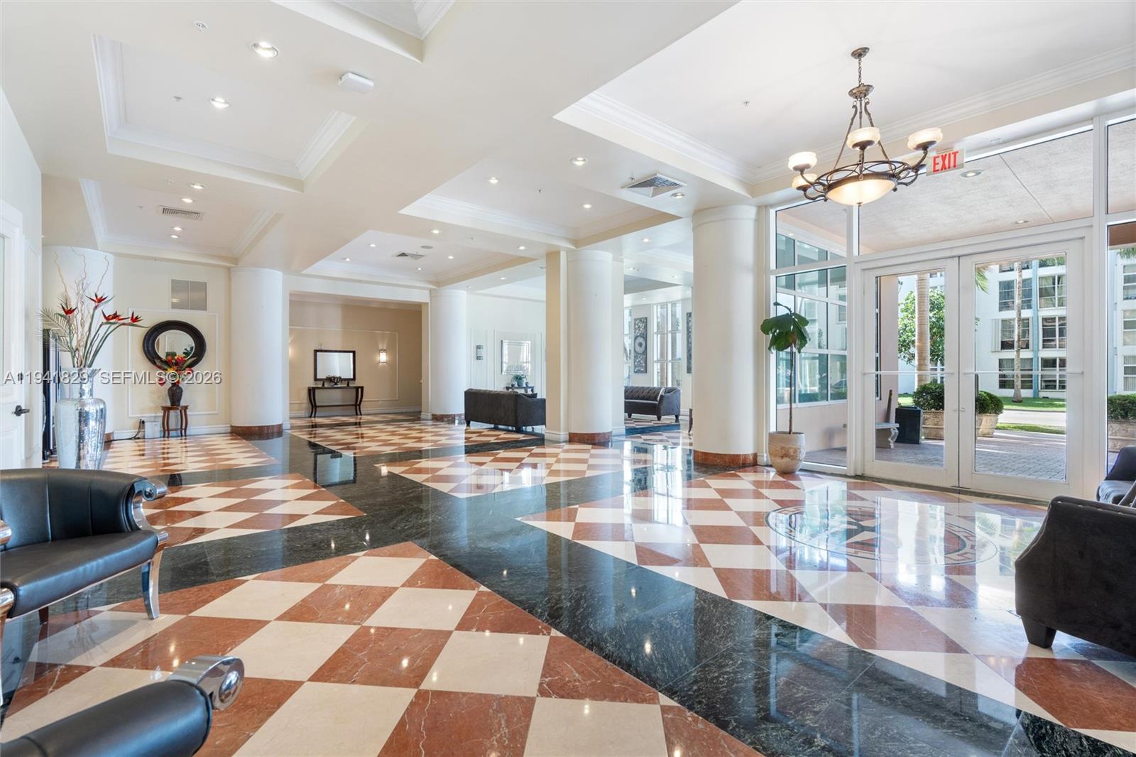 KING DAVID OF SUNNY ISLES - Residential