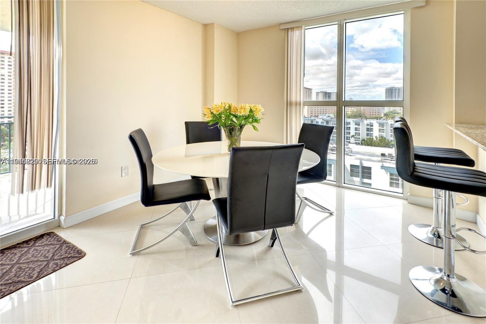KING DAVID OF SUNNY ISLES - Residential