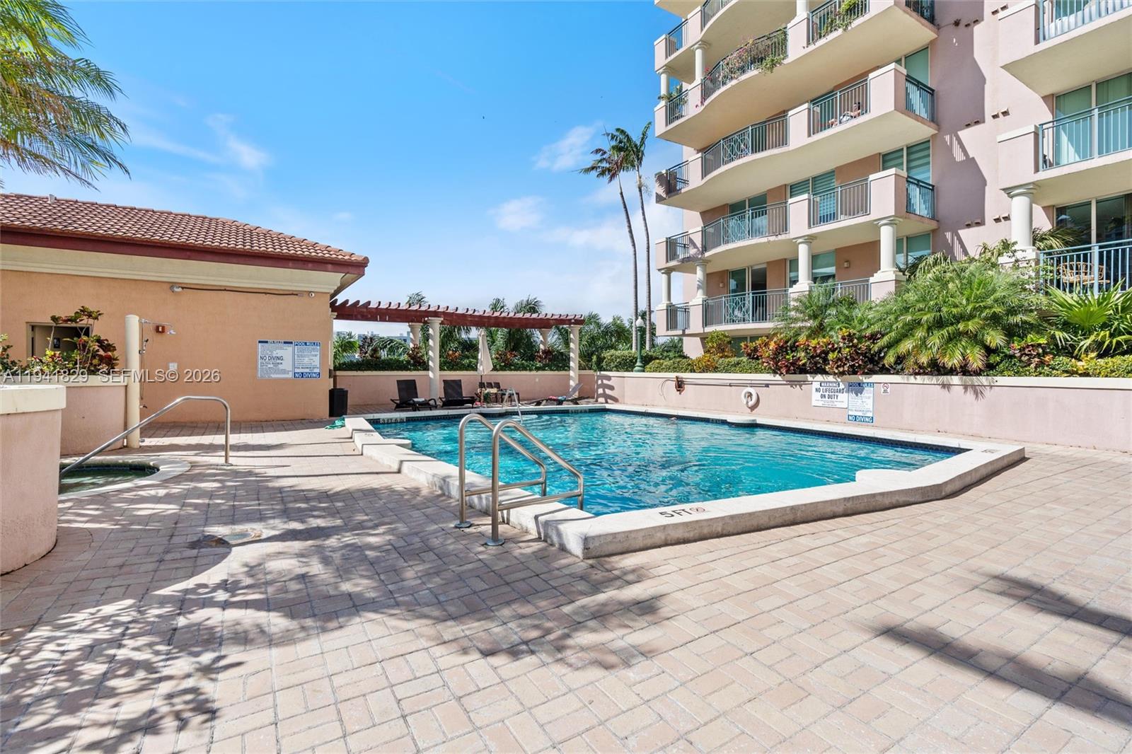 KING DAVID OF SUNNY ISLES - Residential