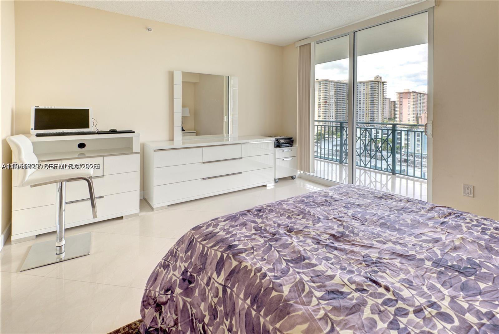 KING DAVID OF SUNNY ISLES - Residential