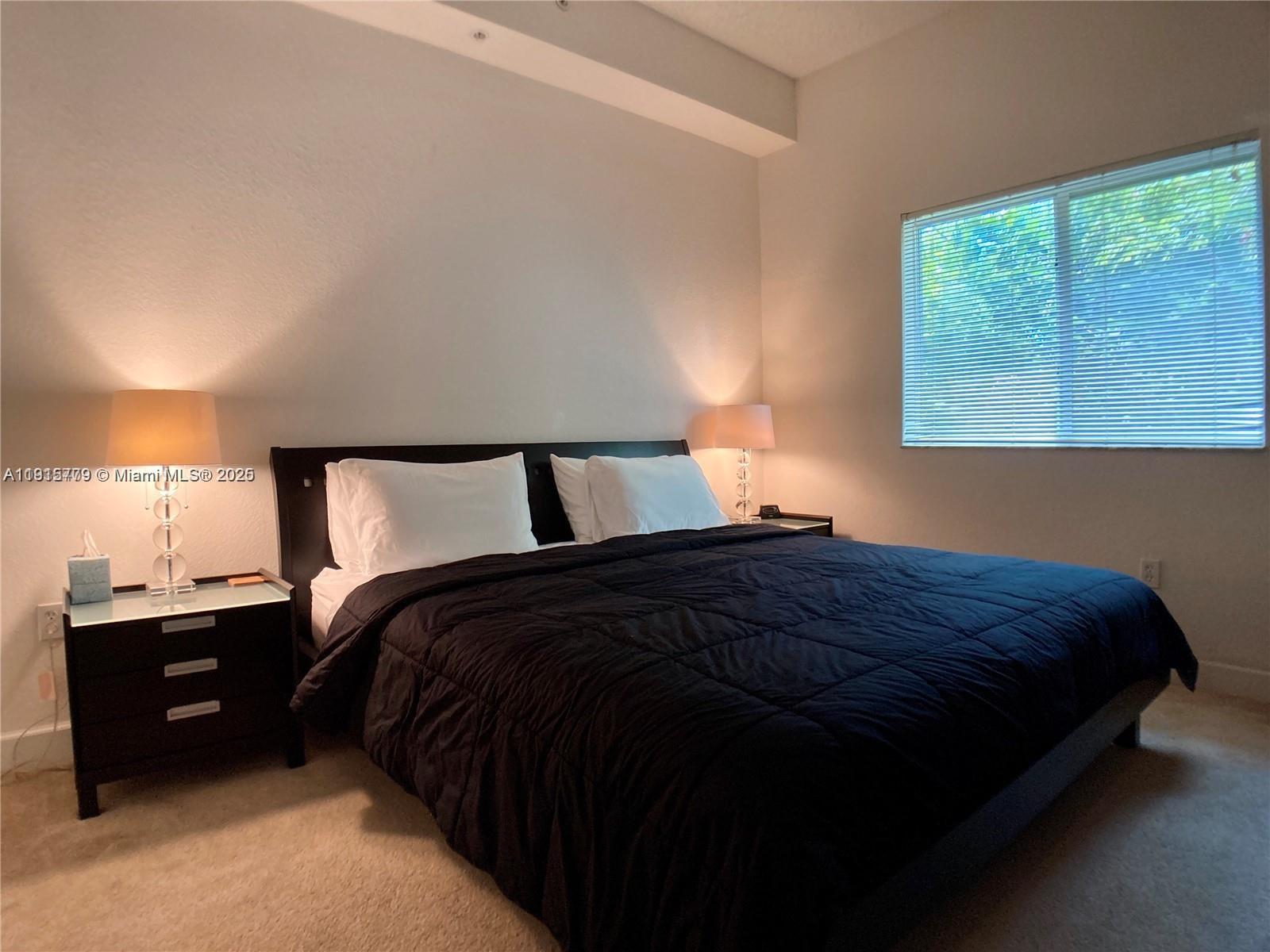 VALENCIA CONDO - Residential