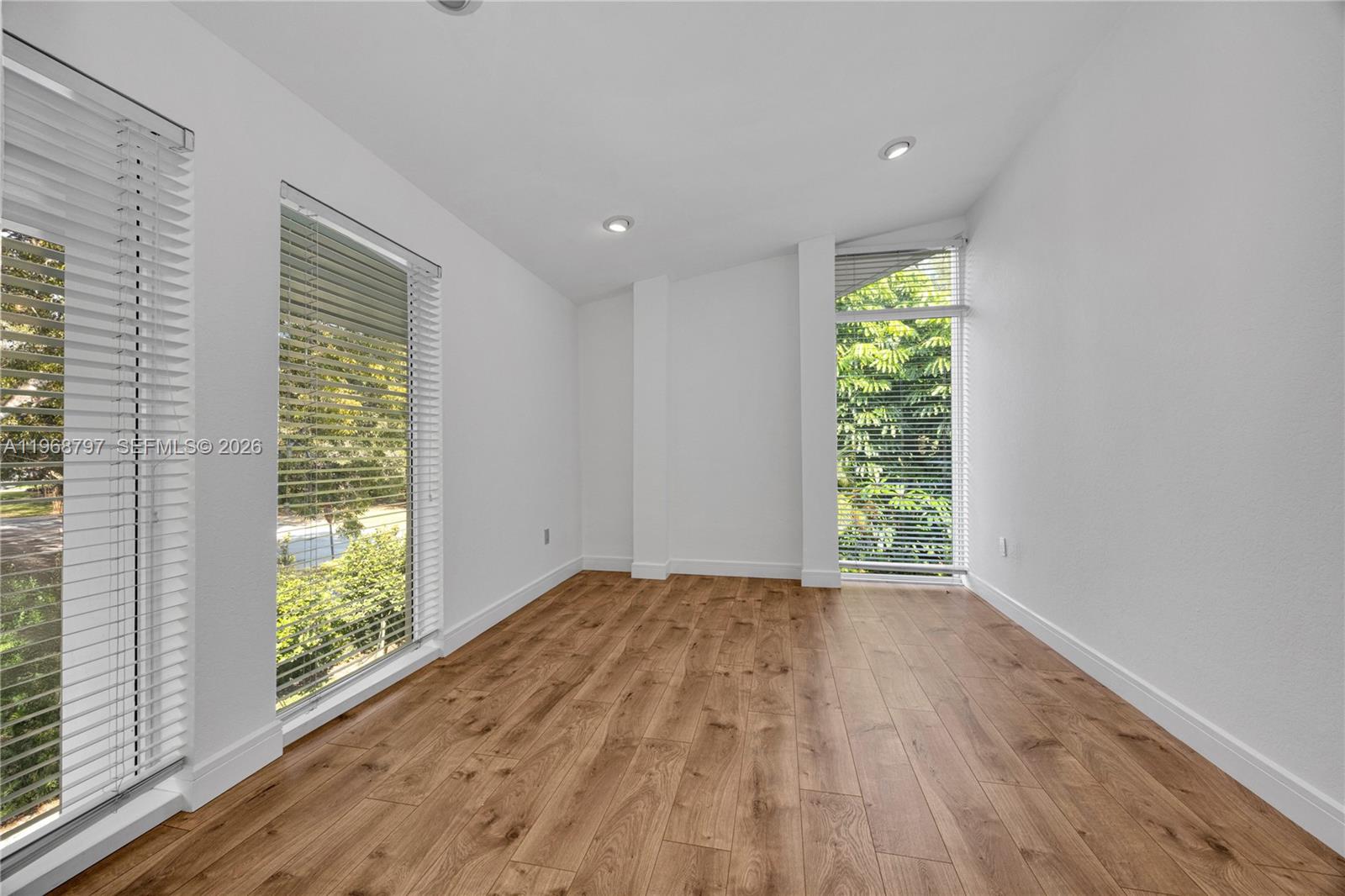 CORAL GABLES RIVIERA SEC - Residential