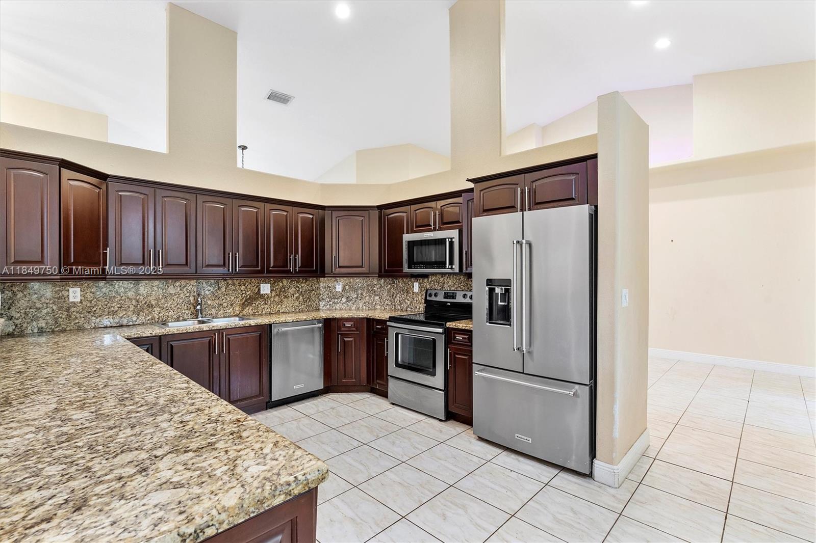 Estate Mansions - Residential