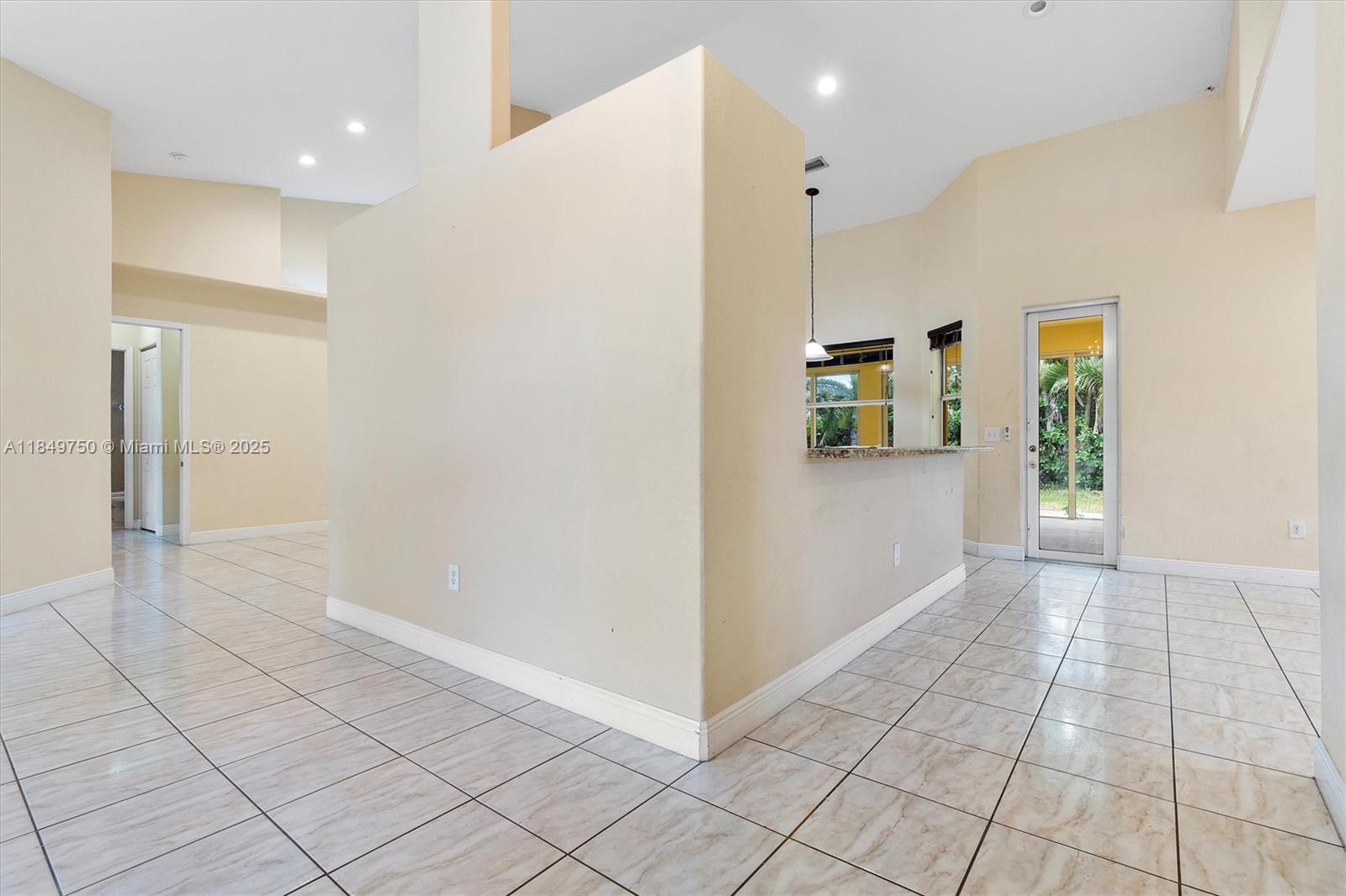 Estate Mansions - Residential