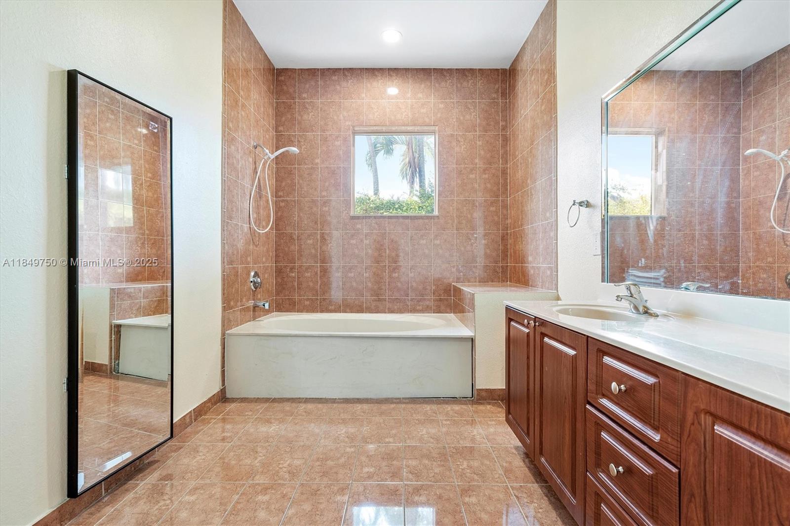 Estate Mansions - Residential