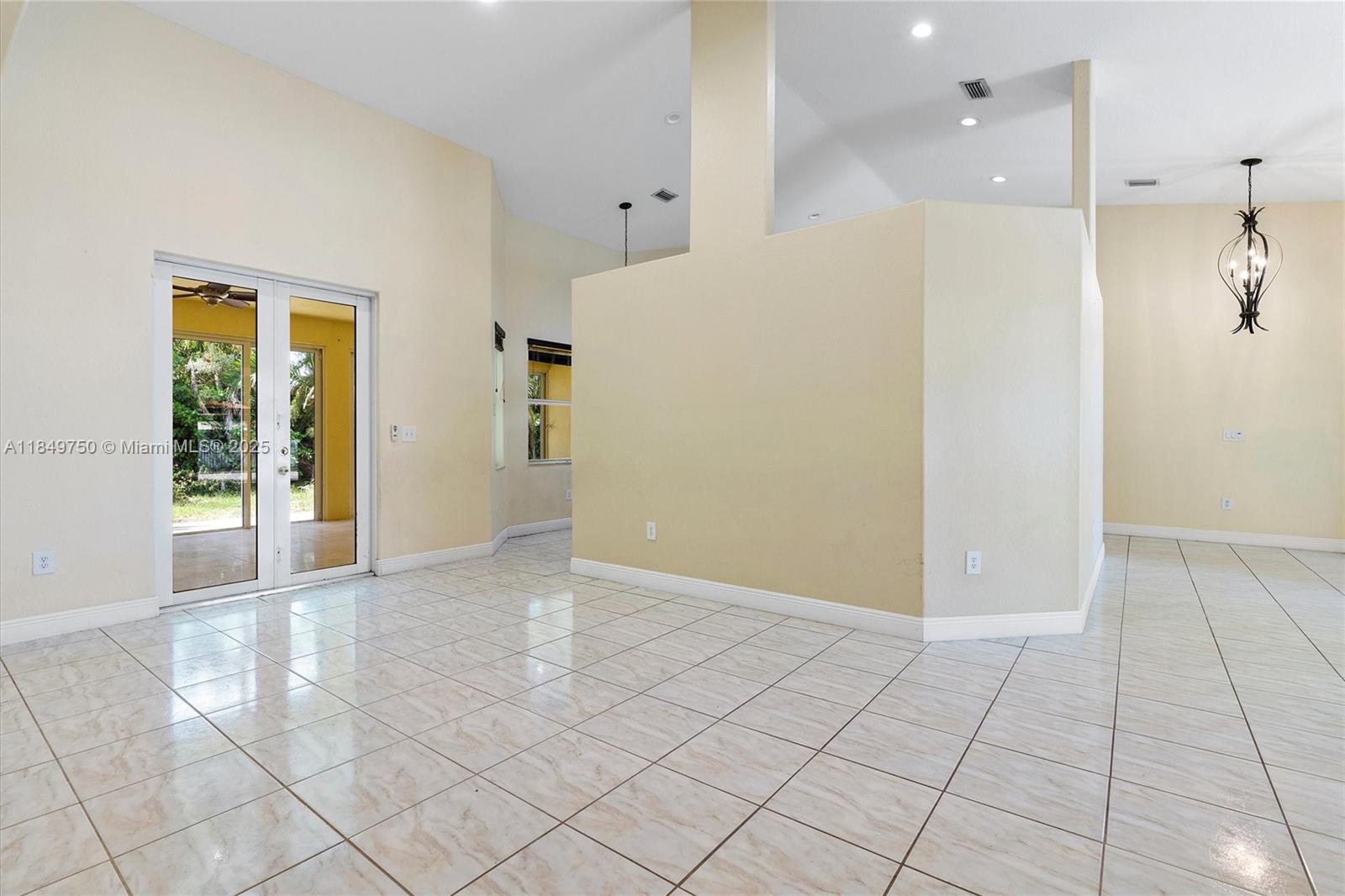 Estate Mansions - Residential