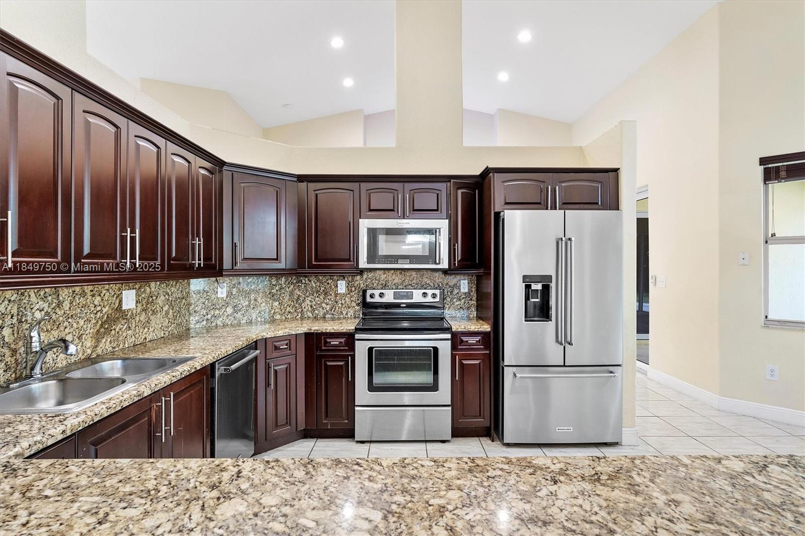 Estate Mansions - Residential