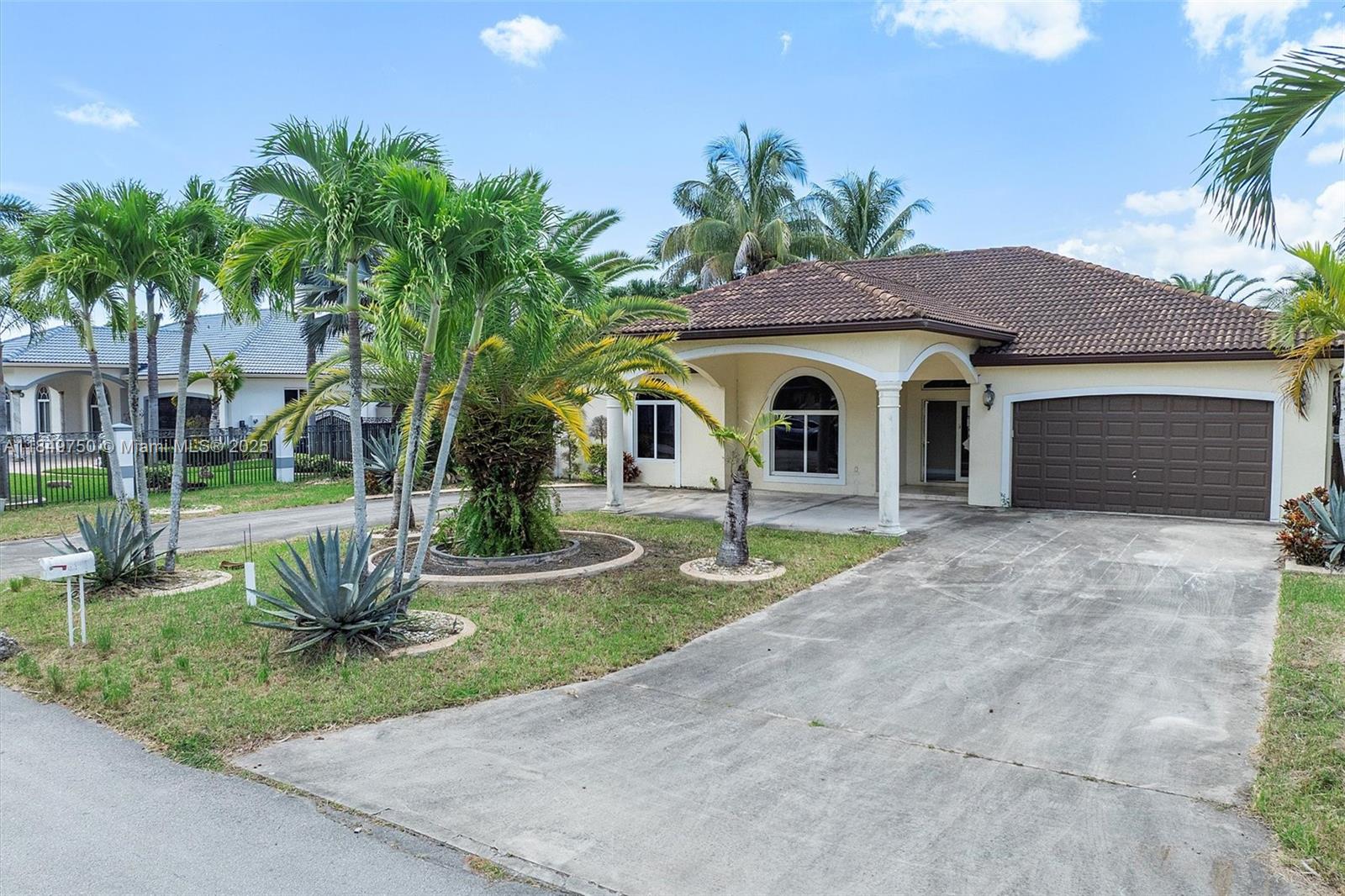 Estate Mansions - Residential