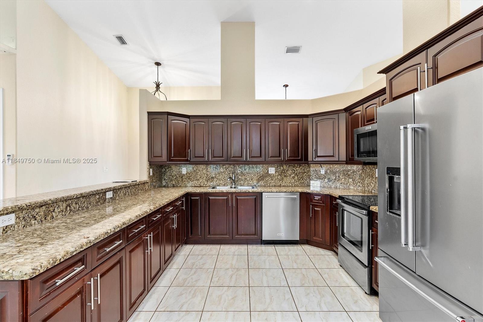 Estate Mansions - Residential