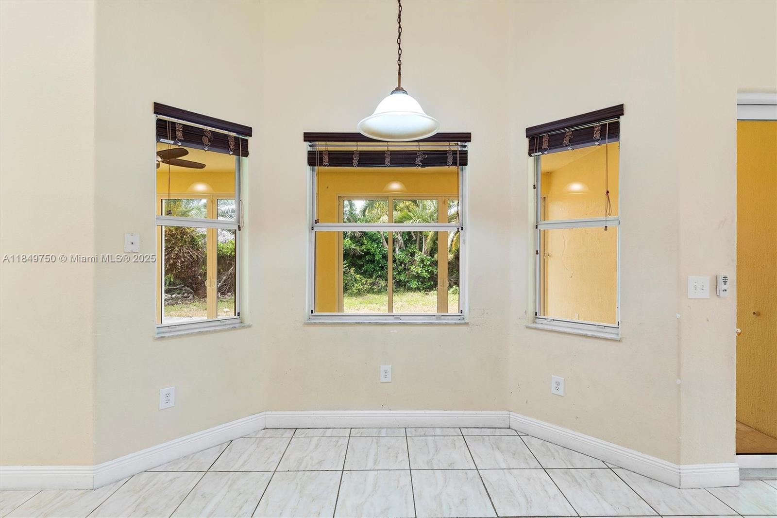 Estate Mansions - Residential