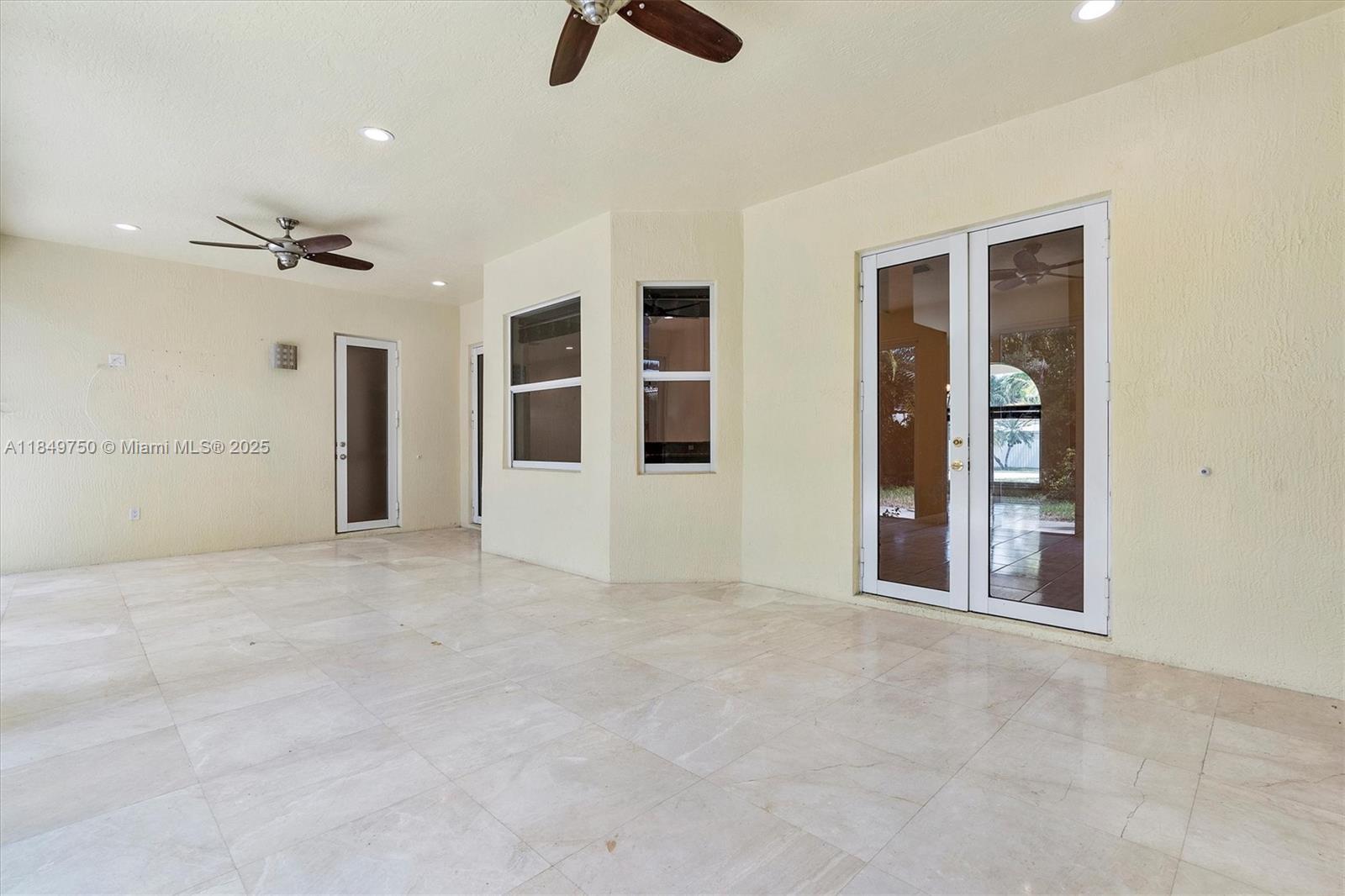 Estate Mansions - Residential