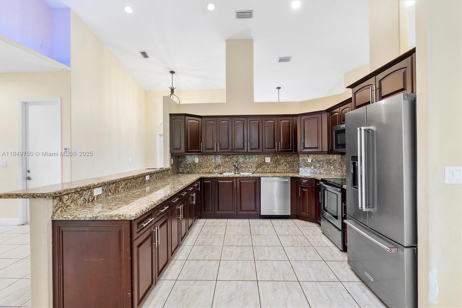 Estate Mansions - Residential