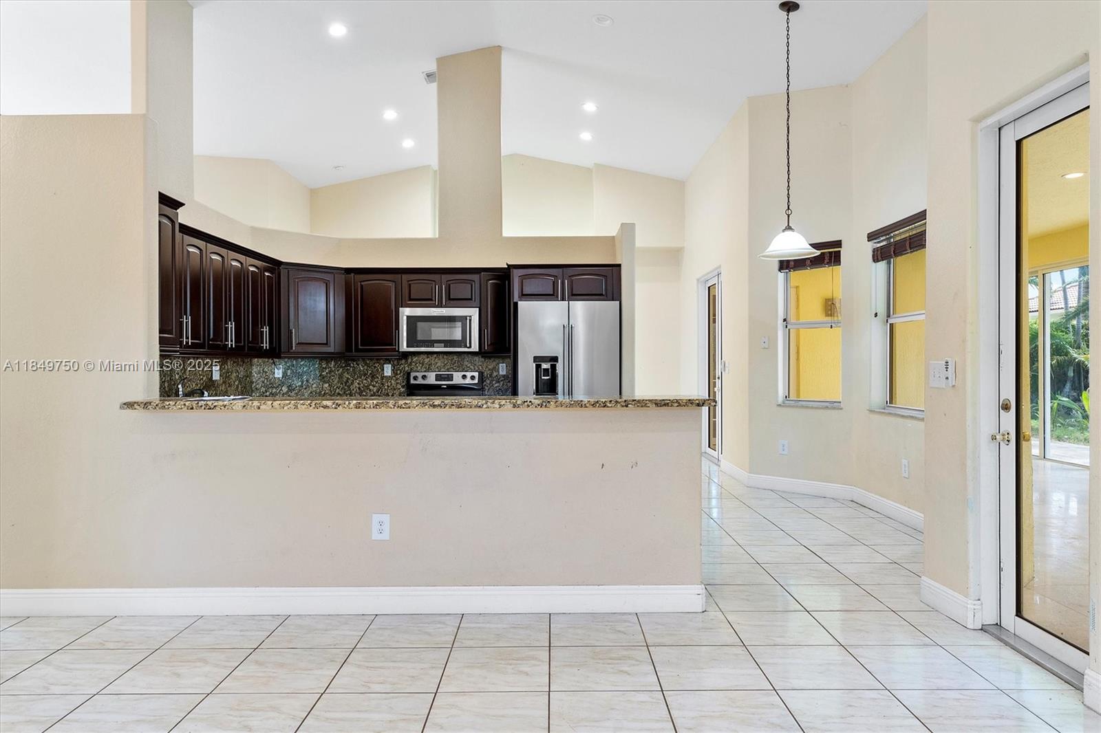 Estate Mansions - Residential