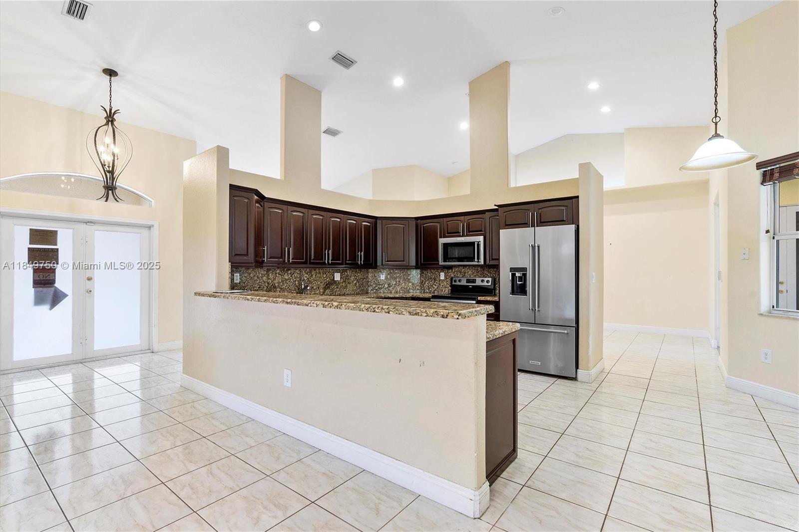 Estate Mansions - Residential