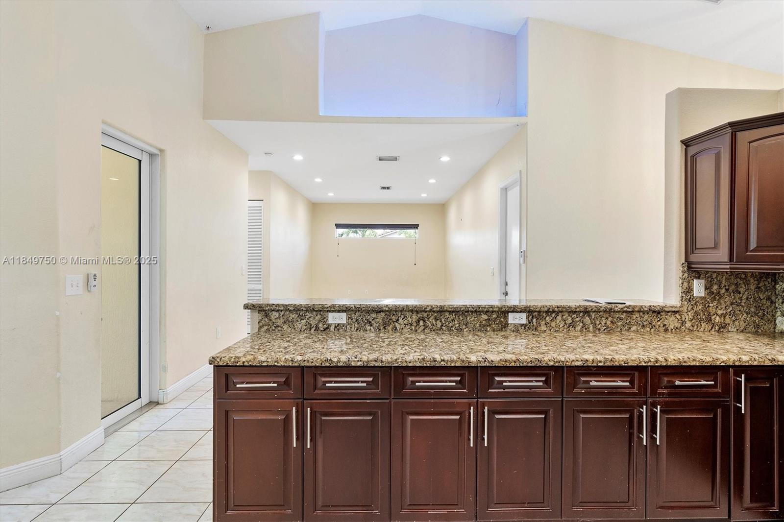 Estate Mansions - Residential