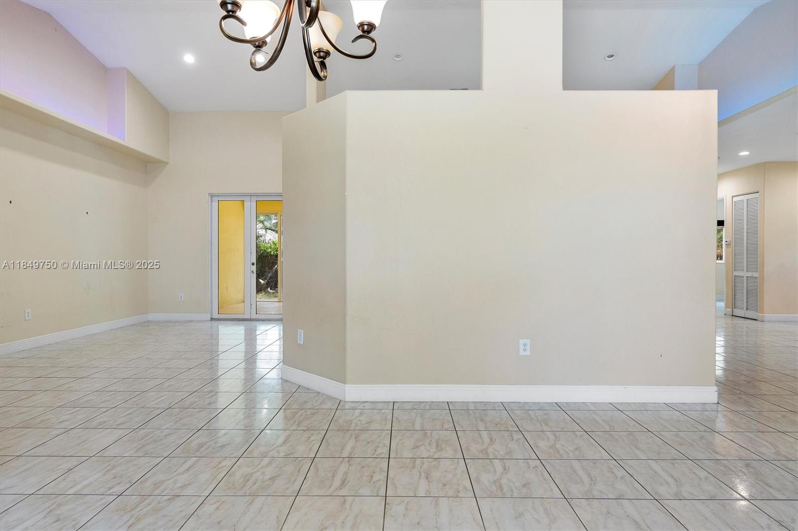 Estate Mansions - Residential