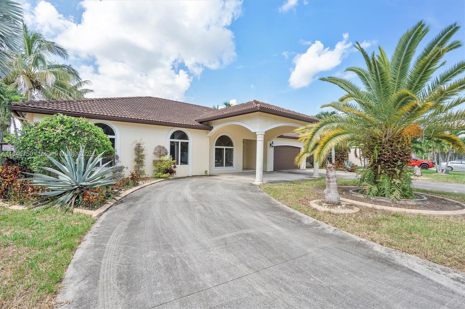 Estate Mansions - Residential