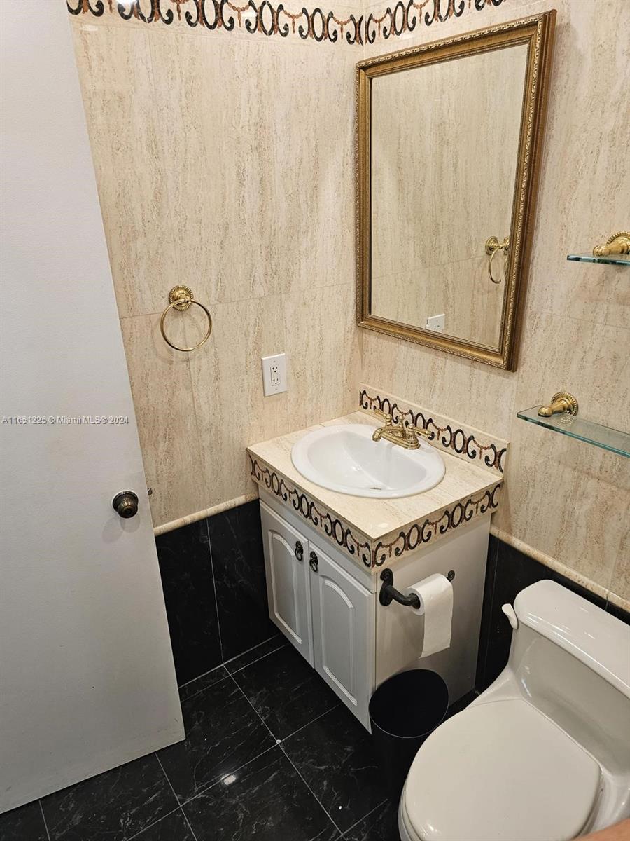 HOST CROSSINGS - Residential Lease