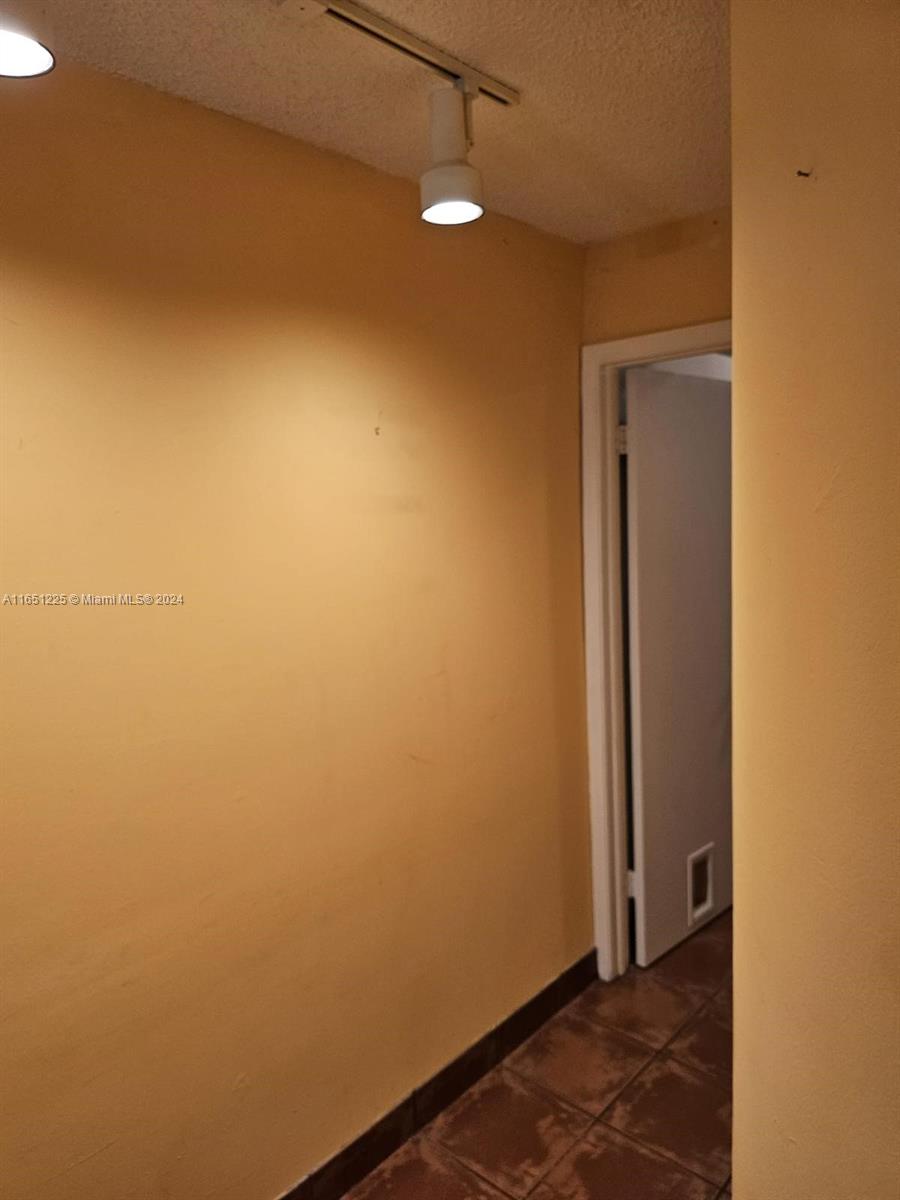 HOST CROSSINGS - Residential Lease
