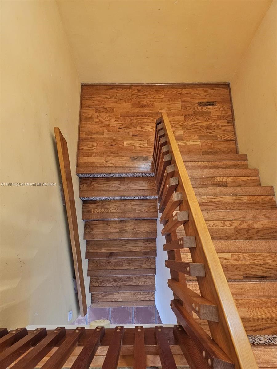 HOST CROSSINGS - Residential Lease
