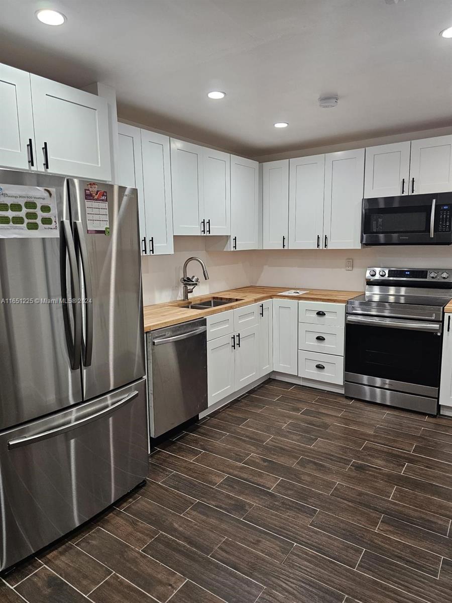 HOST CROSSINGS - Residential Lease